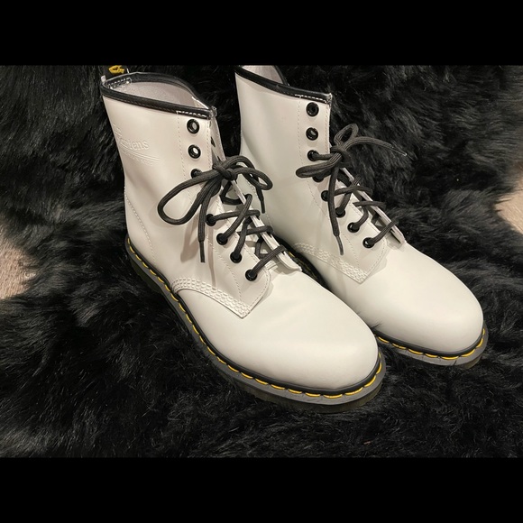Dr Martens 1460 8 eye white leather s10 NEW IN BOX - Picture 5 of 10